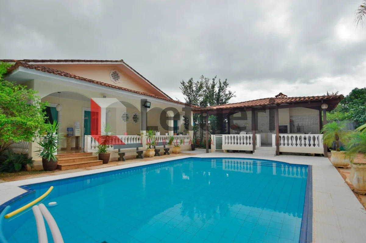 LETTIERI VENDE COM EXCELÊNCIA, CASA COLONIAL TERREA, COM 4 QUARTOS SENDO 2 SUÍTE...