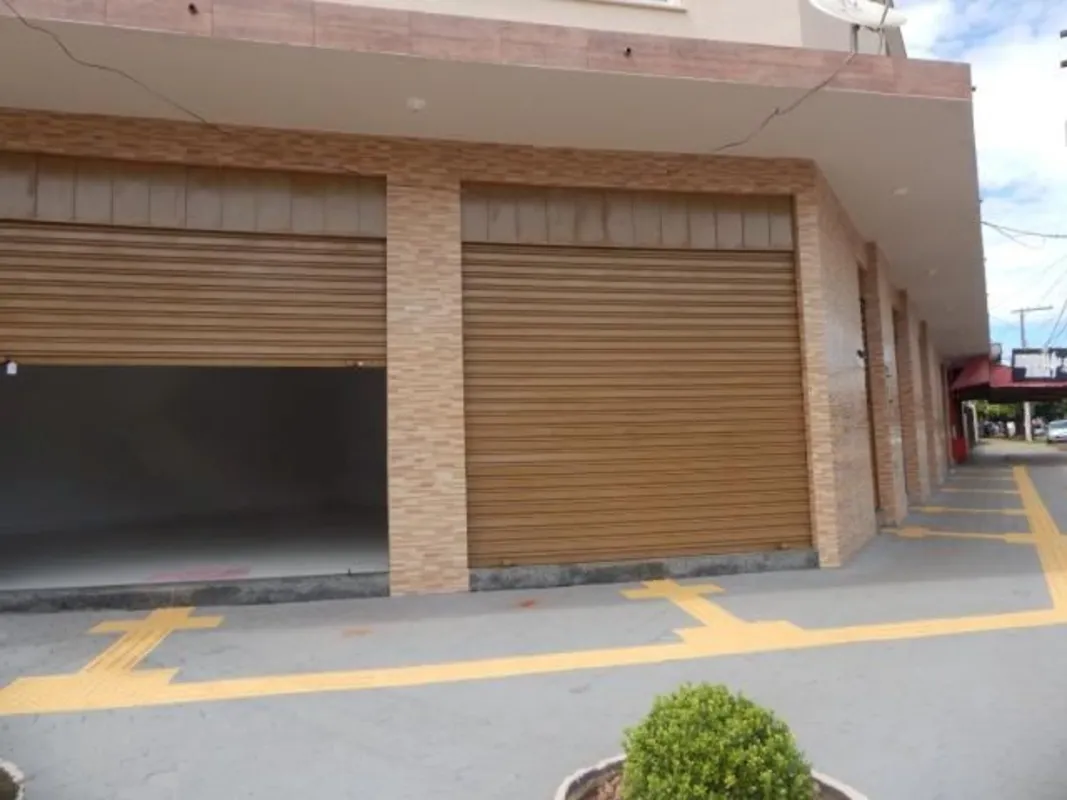 Disponibilizamos para venda duas salas comerciais contíguas, localizadas em pont...