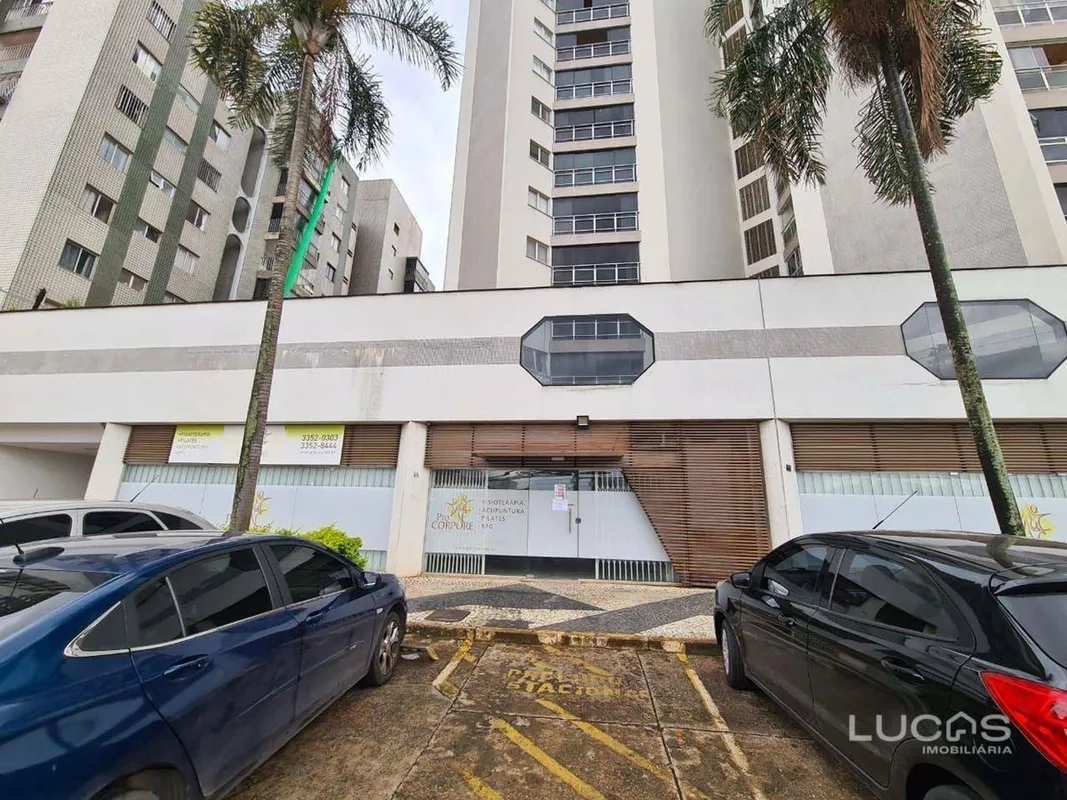 LOJA - RESIDENCIAL VITORIA RÉGIALoja comercial com aproximadamente 360m², modern...