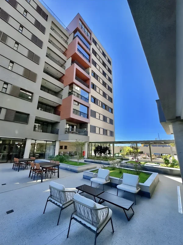 Descubra este lindo apartamento no QI 33, Guara II, Brasília, DF. Com um design ...