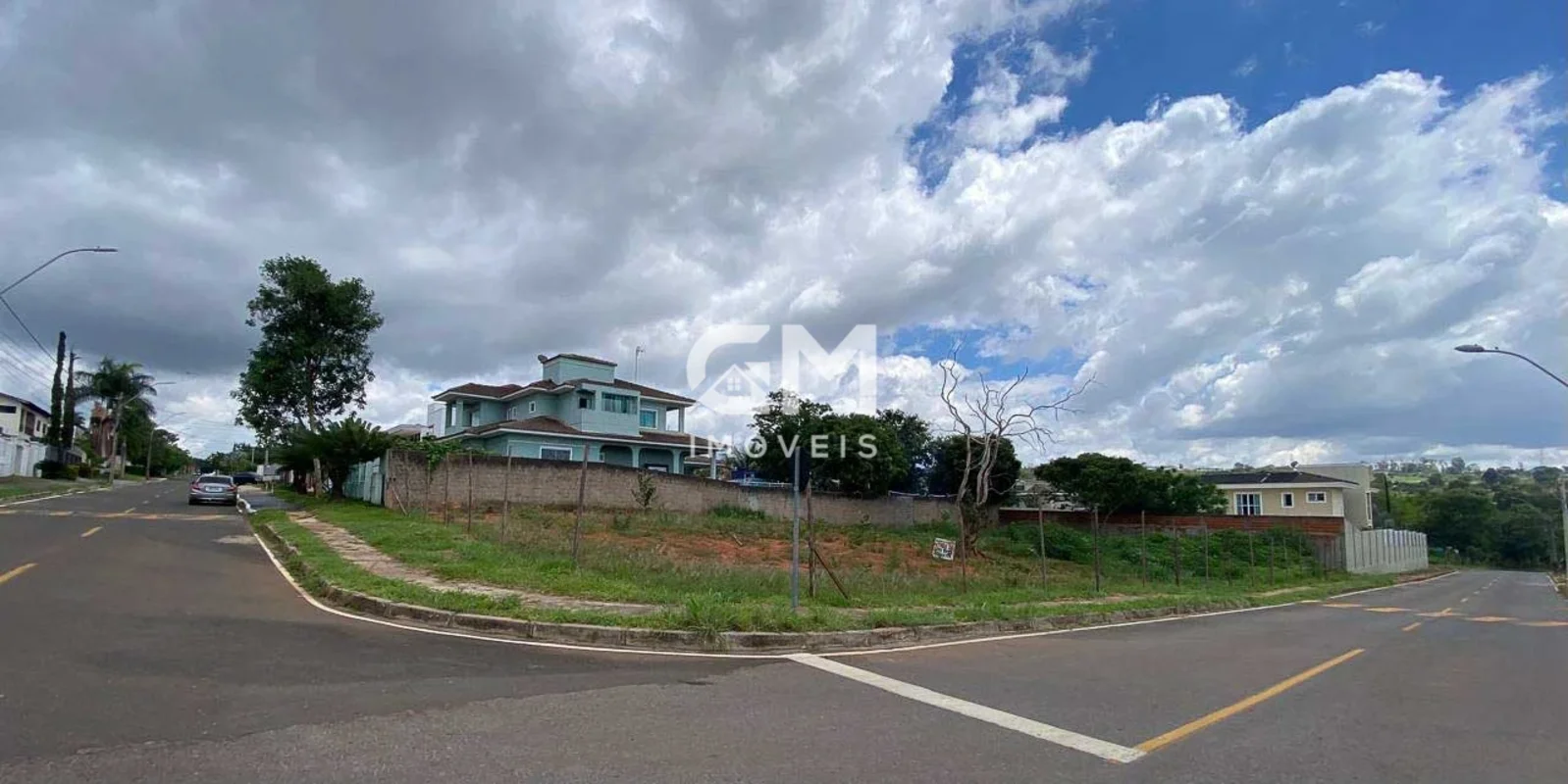 Terreno diferenciado, com 1.098,31 metros, pronto para construir !Lote de ESQUIN...