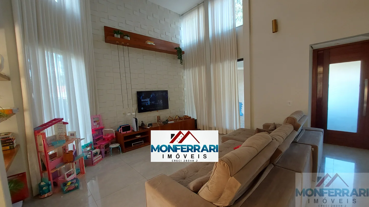 Agradável casa no Condomínio Jardins Viena, em Aparecida de Goiânia. Sobrado com...