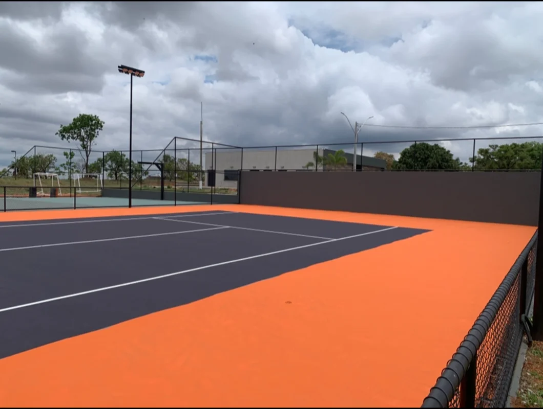 Lote residencial de 800m² à venda no Condomínio Quintas do Sol, localizado na Qu...