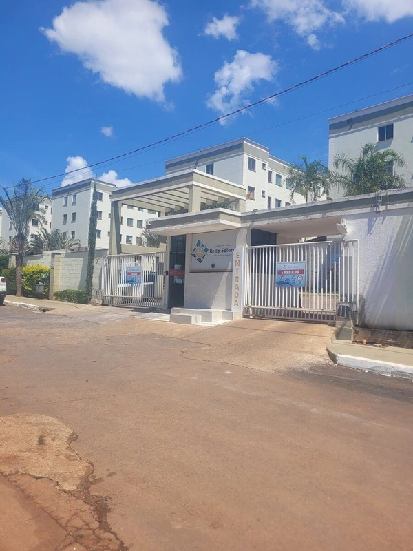 Apartamento com dois quartos, sala, cozinha americana armários, banheiro, área s...