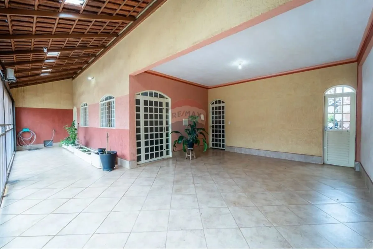 Se você busca espaço, conforto e localização estratégica, esta propriedade na Ru...