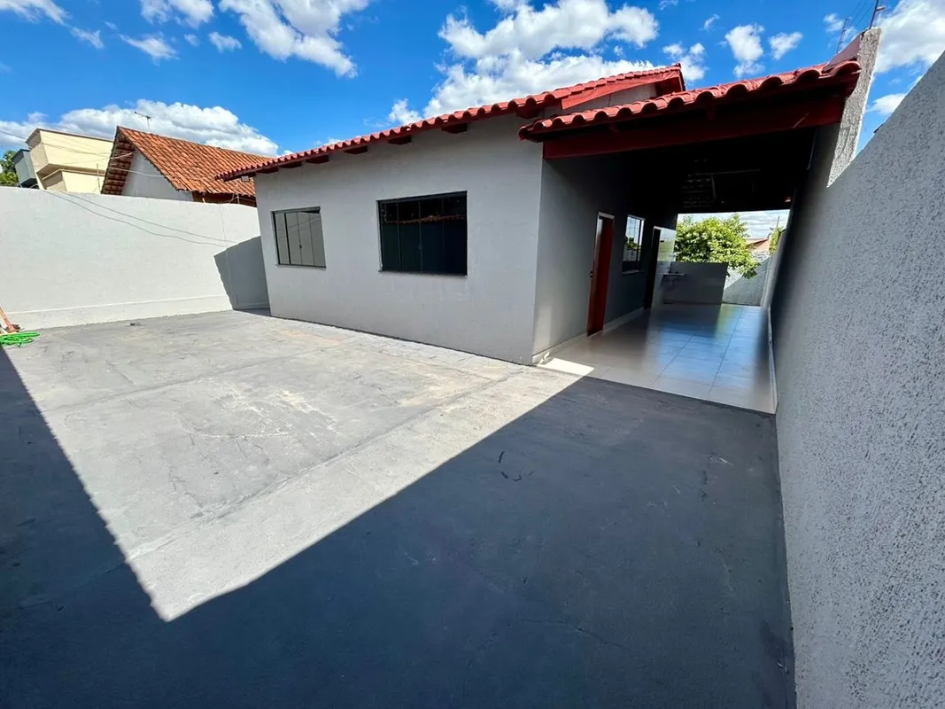 Casa Nova – Setor Marista Sul 3 quartos, sendo 1 suíte 2 banheirosQuintal amplo,...