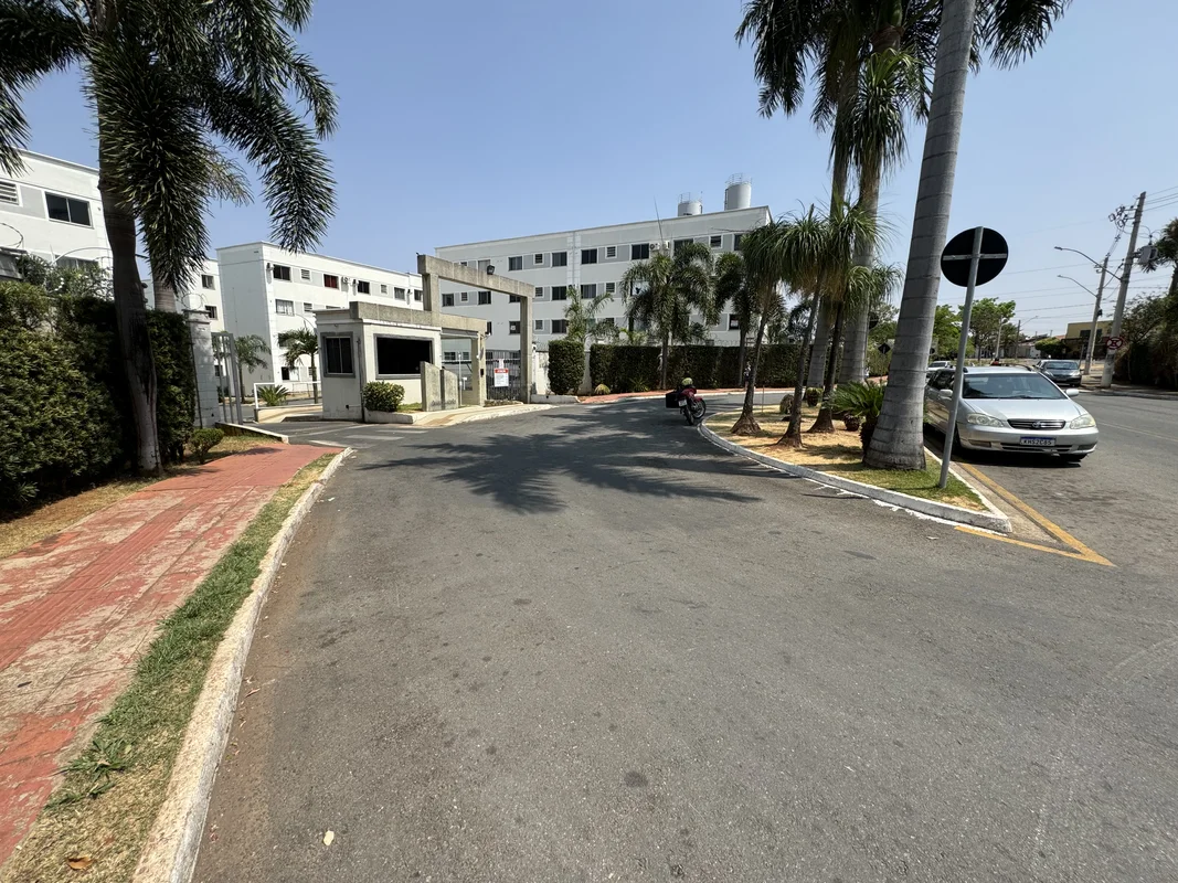 Lindo apartamento com 2 quartos em armarios, cozinha toda planejada, varanda ext...