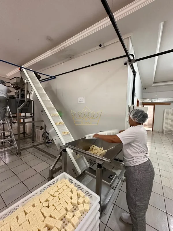 VENDE-SE – Ponto Comercial com EquipamentosEmpresa: AO2-Quadrado – Fábrica de Sa...