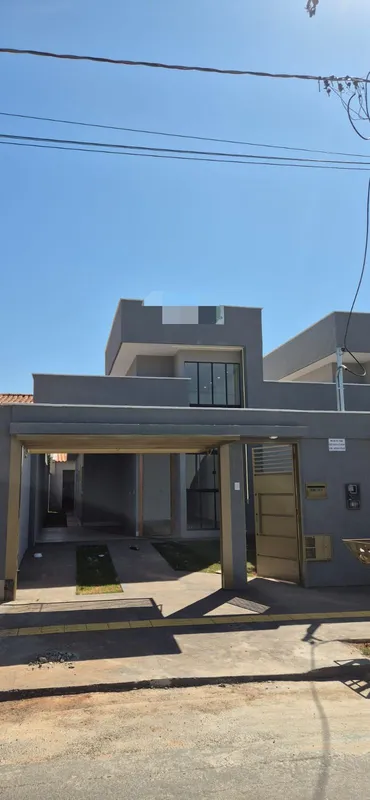 Casa com área construída de 125 mts 3/4 sendo um suite Área gourmet com churrasq...