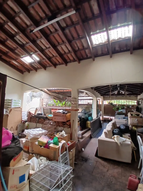 VENDE SE ESTA CASA NO CRUZEIRO VELHO COM:3 QUARTOSESCRITORIO 1 SUITE NA PARTE DO...