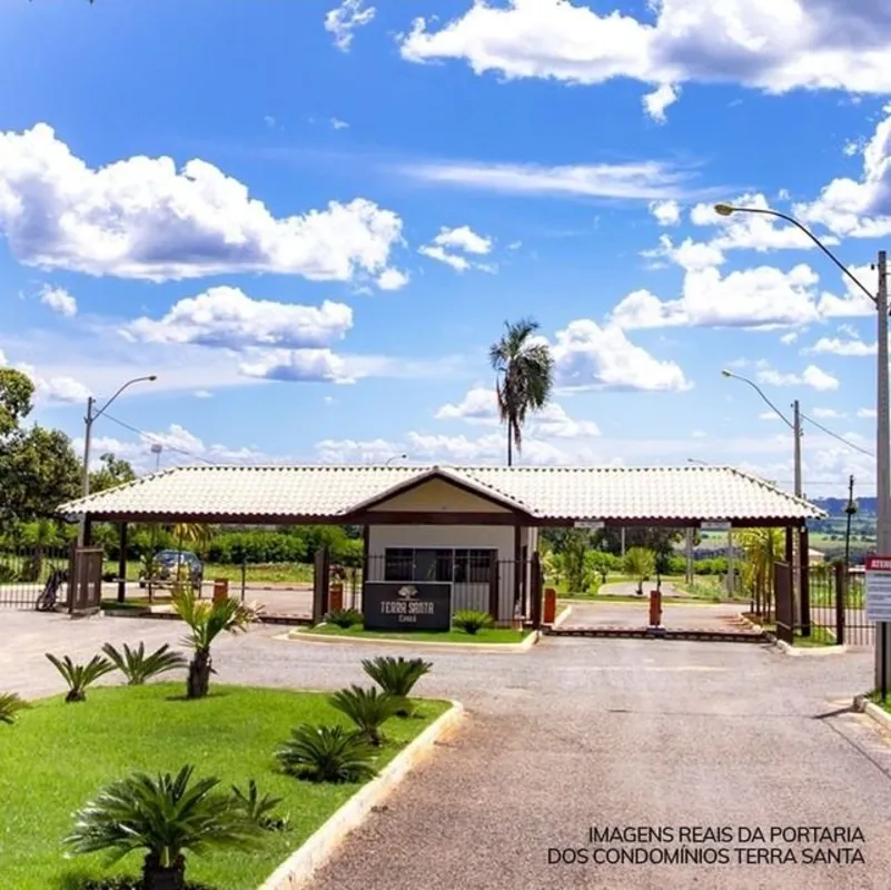 Condomínio Canaã (Terra Santa)•Localização: A cerca de 35 km de Goiânia, na Rodo...