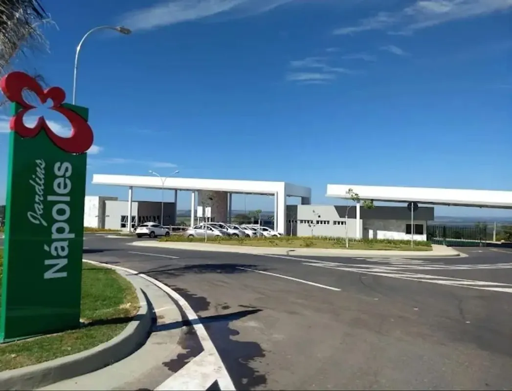 Lote no jardins Napoles com 358,26 M2 lote e quitado, escriturado e averbado. Te...