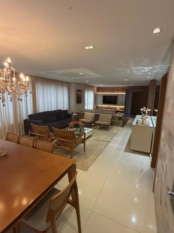- 208 m²- Andar alto- Nascente- 4 suítes plenas, sendo uma Master (com jacuzzi)-...