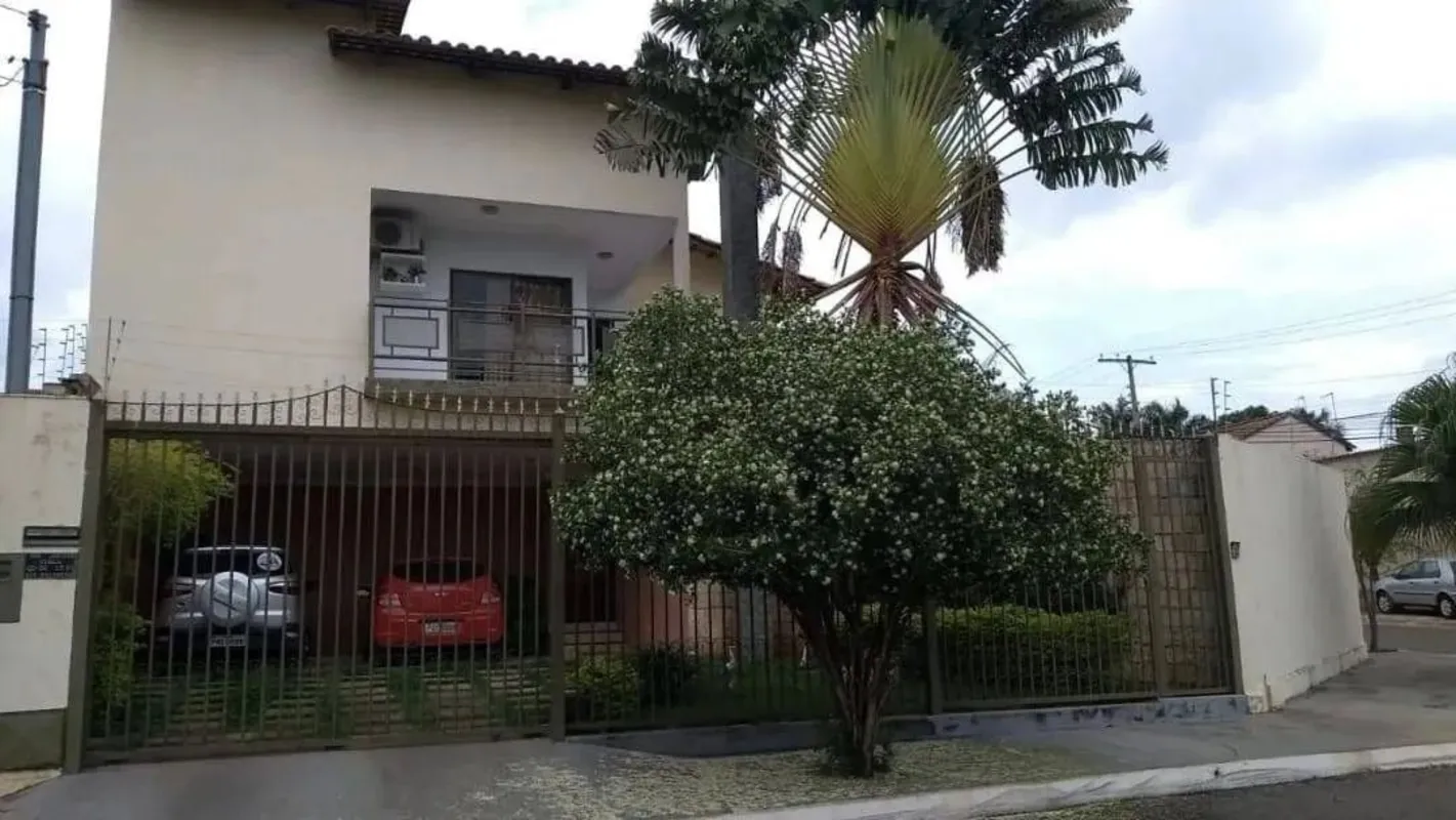 ?? CONHEÇA SEU NOVO LAR ????Imóvel residencial com 330metros de construção e lot...