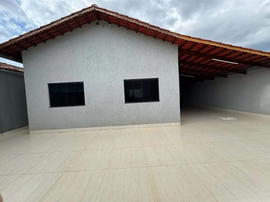 O imóvel no bairro Mansões Paraíso possui 172 metros quadrados com 5 quartos e 2...
