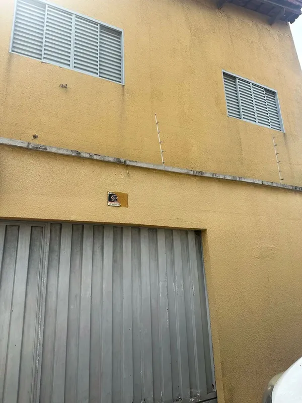 Sobrado Setor São José Com três divisõesCasa:-01 quarto e 01 suíte -Sala -Cozinh...
