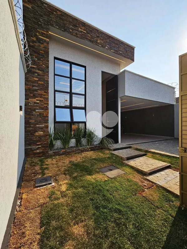 CASA TERREA DE RUAVEREDAS DOS BURITISGOIÂNIA-GOExcelente localização a 5 minutos...