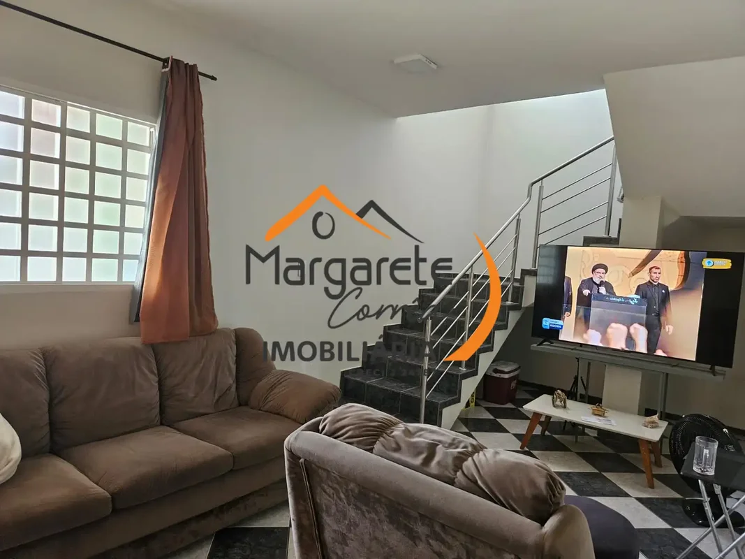 Imobiliária Margarete Corrêa vende Sobrado todo em laje na AR 19.**Aceita Permut...