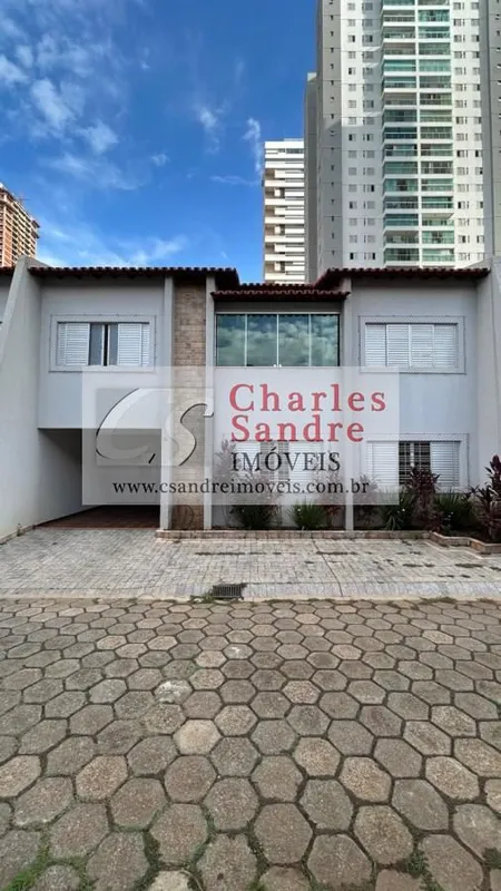 Condomínio Saint-Exupéry - Sobrado Setor Bueno Piso superior 3 suítes plenas com...
