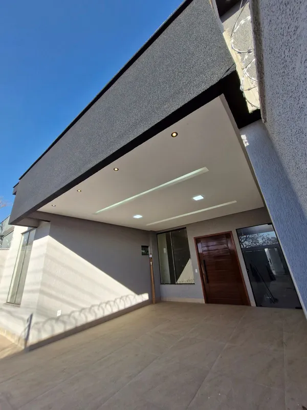 Valor830.000 Dimensões lote 298 m² edificado 158 m² jardim 80 m²Características ...