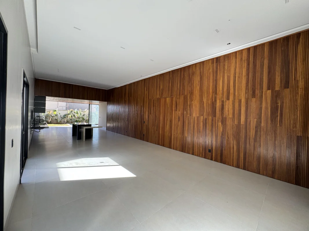 Casa Térrea Jardins Itália 4 suítes Área de lazer com piscina e churrasqueira 30...