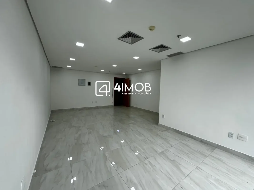 SIG QD. 04 Ed. Barão de MauáSala ampla, vista livre e 1 vaga de garagem Grande o...