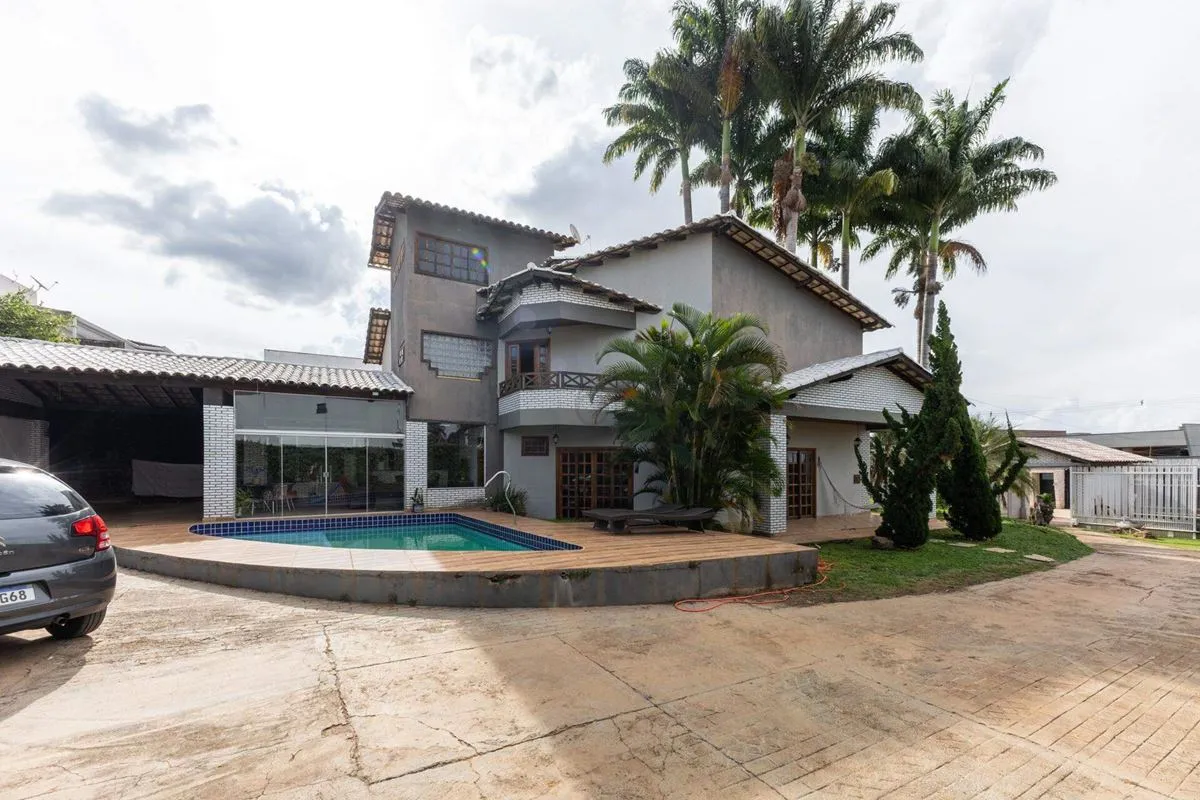 Casa ampla, funcional e com excelente padrão construtivo, ideal para famílias qu...