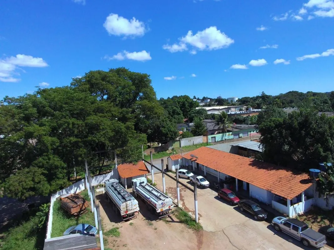 Área no Jardim Califórnia Parque Industrial em Goiânia com 1002,90 m², plano e d...
