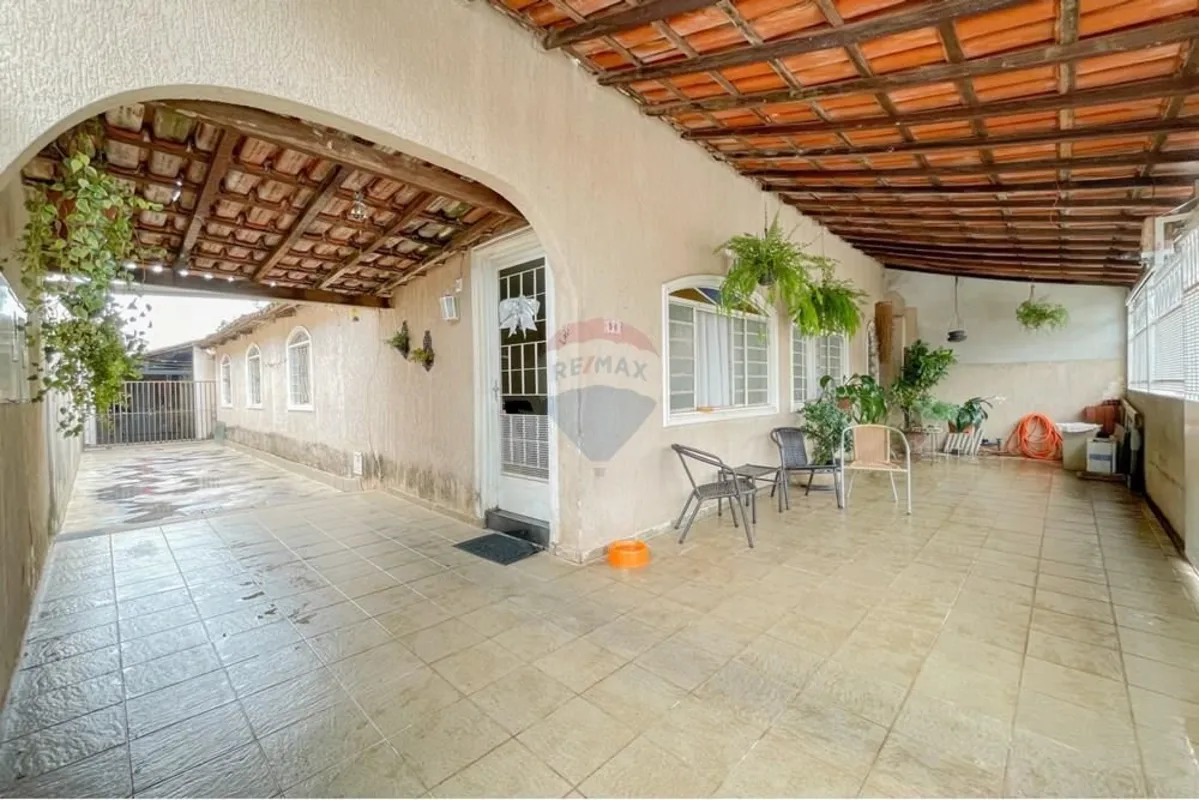 Casa em lote de 300m² - Raridade no Guará!!!!!!!Apresento este excelente imóvel ...