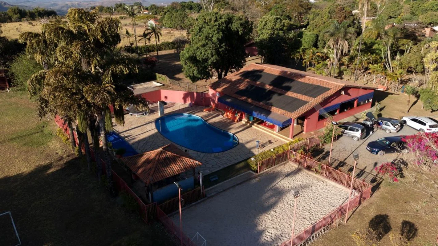 Chácara na Rua 05 Lago Oeste Agende sua visita!Entre em contato 61 9 9 9 0 2 7 4...