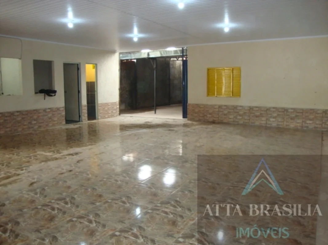 Loja de 100m² em lote de 200m², à venda na Quadra 47, Vila São José, Brazlândia,...