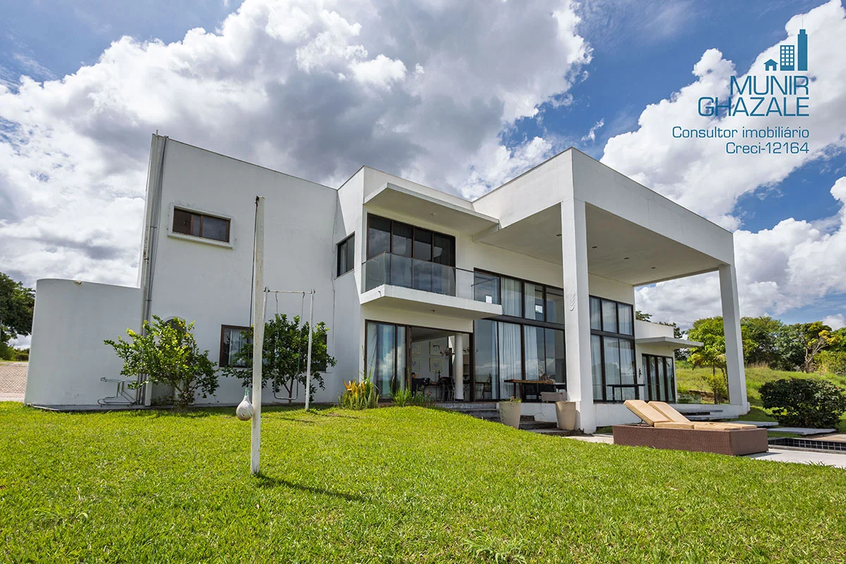 CASA DE ALTO PADRÃO COM 5 SUÍTES, VISTA ESPETACULAR E LAZER COMPLETOUma residênc...