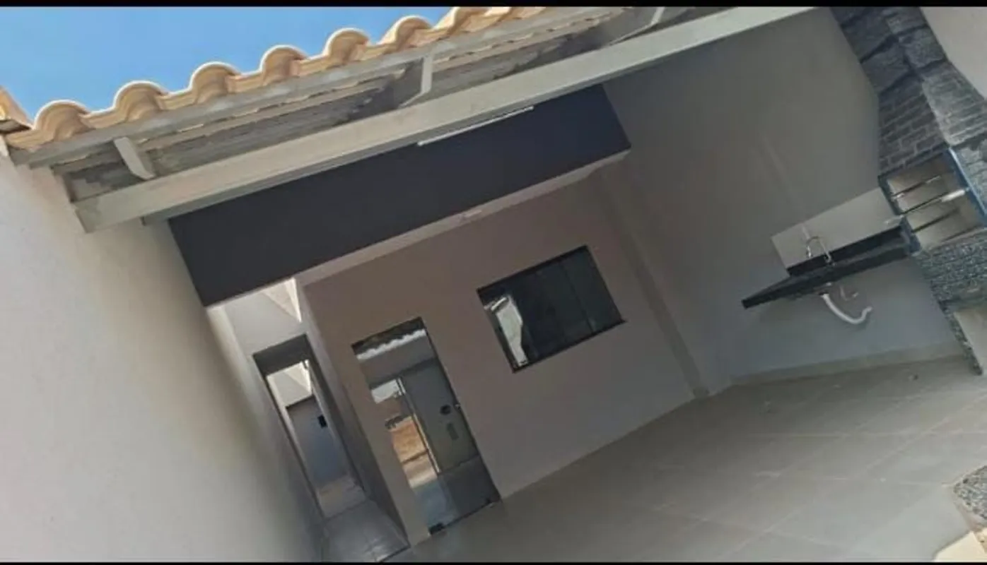 são as 3 unidades lá do Jardim Scala, também de 3 Quartos garagem na frente cobe...