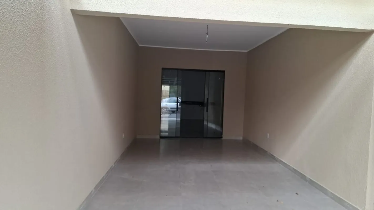 2 Quartos com uma suíte Área de serviço Sala Cozinha Garagem coberta 09/12/25