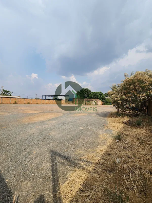 Vendo esta maravilhosa area de 3 mil m² na avenida Progresso em Senador Canedo n...