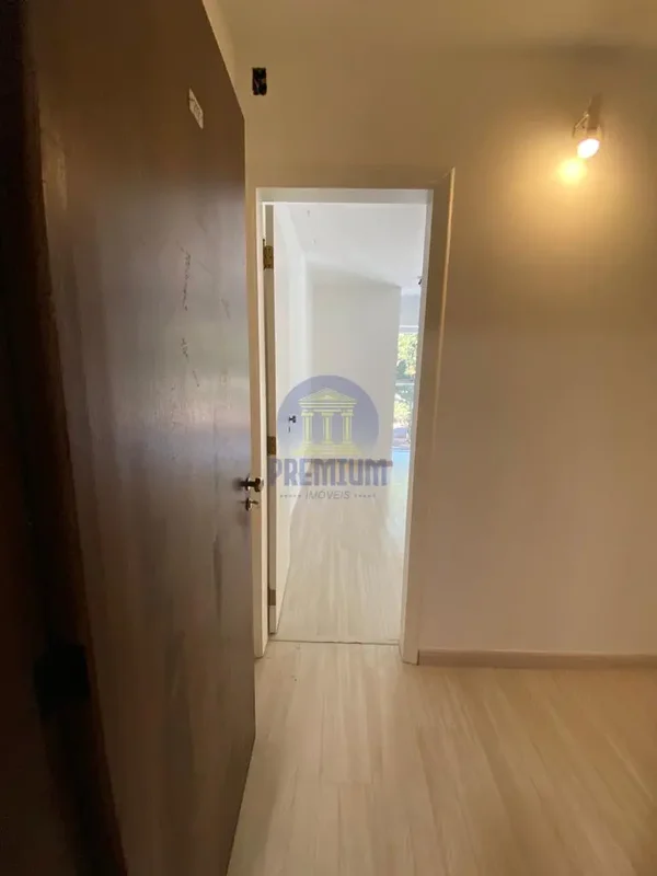 Ótima Sala na SEPS 705/905 Ed. Mont Blanc , nascente, 2° andar, banheiro privati...