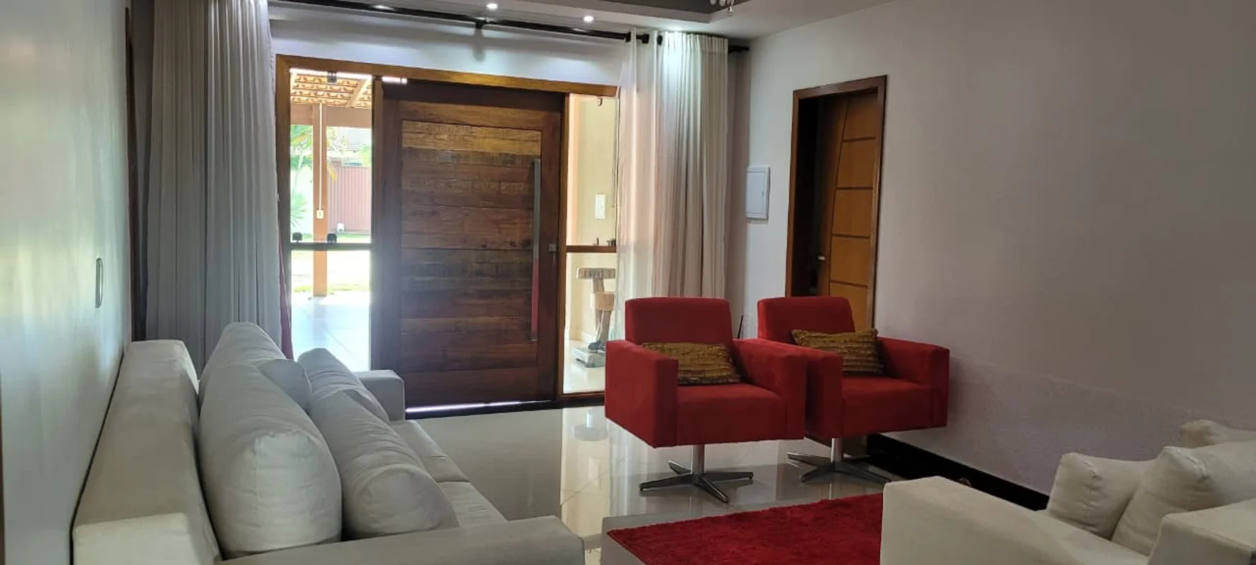 RUA 10 – EXCELENTE LOCALIZAÇÃOR$ 1.350.000,00Lote com 820 m²Casa com acabamento ...