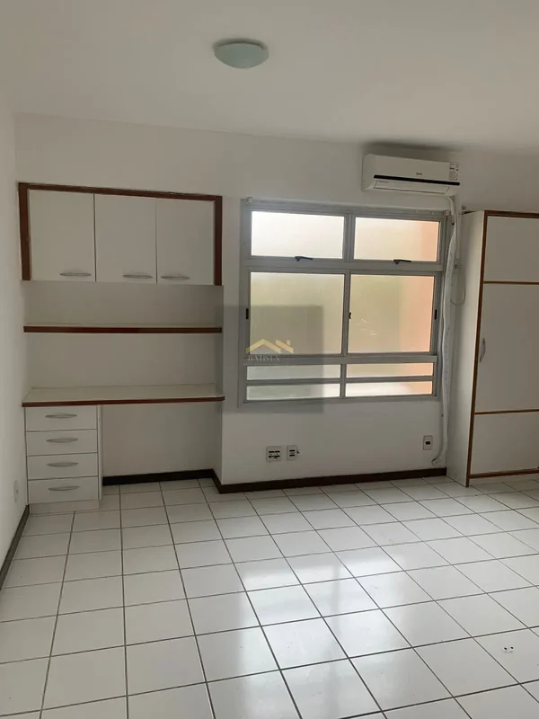 Batista Soluções Imobiliárias vendeExcelente kitinet desocupada na 911 Norte, lo...