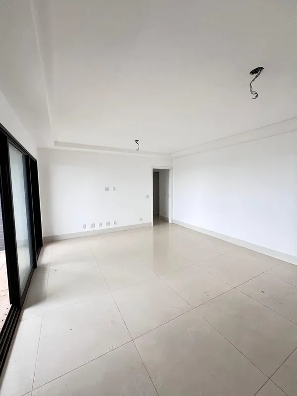 Empreendimento localizado perto do paço municipal e estádio serra douradaPossui ...