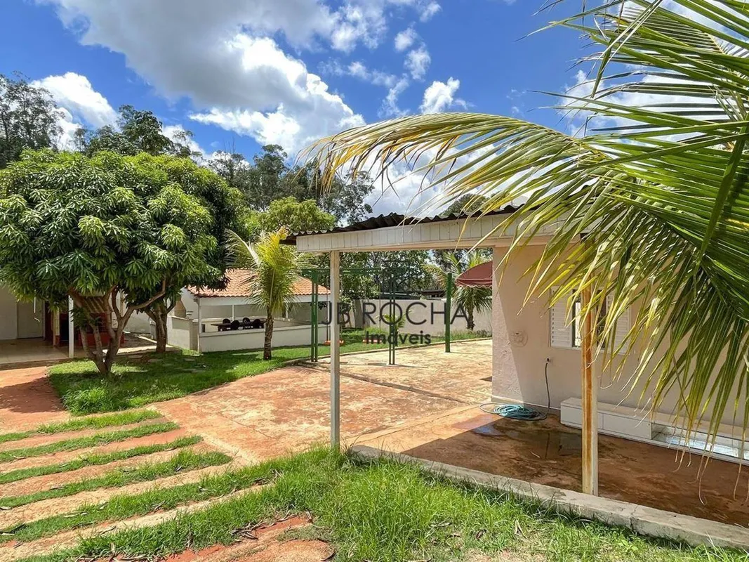 JB ROCHA IMOVEIS VENDE COM EXCLUSIVIDADE Casa térrea no condomínio Estância Quin...