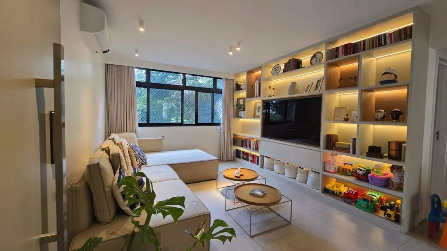 Apartamento Reformado de Alto Padrão - 3 Quartos (2 Suítes) - SQN 105Apresentamo...