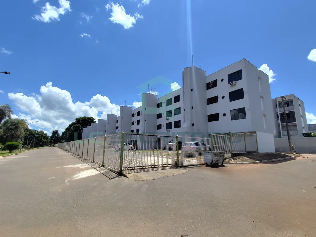Excelente apartamento 02 quartos para Venda na Quadra 14 conj. B/06 - Edif. Sola...