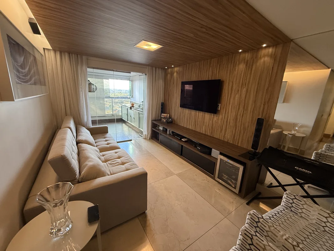 Descubra um apartamento de alto padrão no recém-reformado Park Sul Prime Residen...