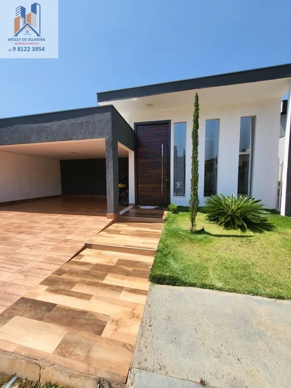 LINDA CASA COM PROJETO ATUAL, ACABAMENTO DE 1º QUALIDADE E COM EXCELENTE ESTRUTU...