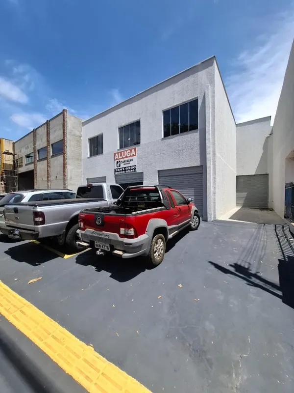 ALUGA-SE IMÓVEL COMERCIAL NA AV. T-9Imóvel comercial completo, ideal para empres...