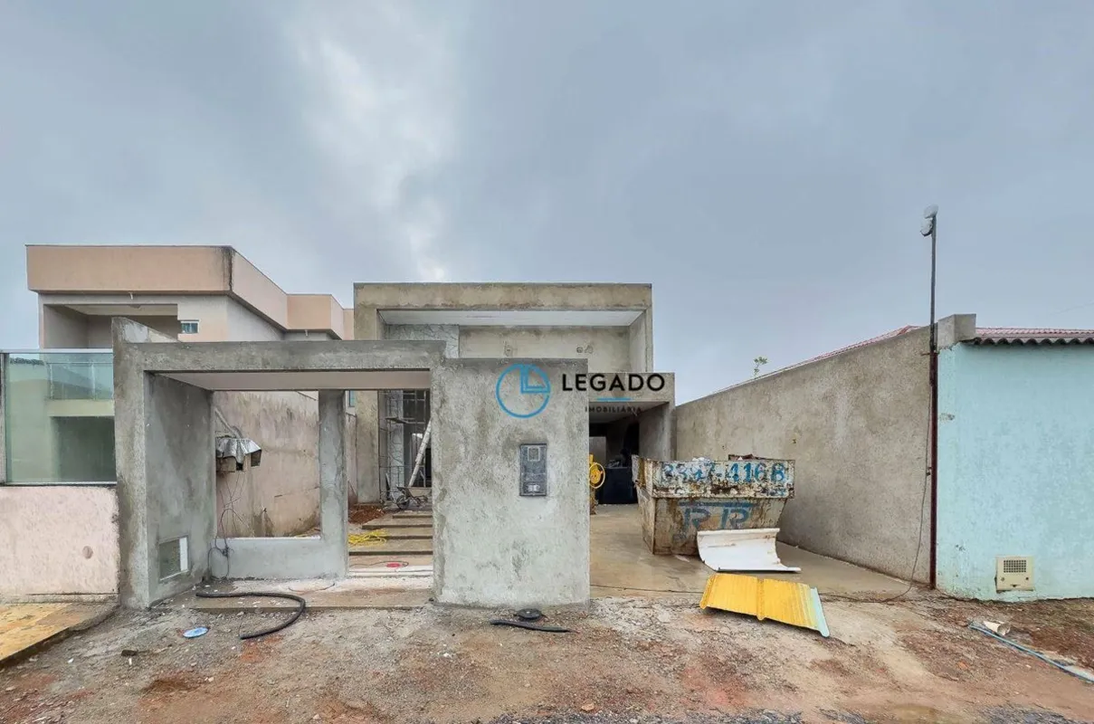 Apresentamos uma extraordinária oportunidade para adquirir uma casa de alto padr...