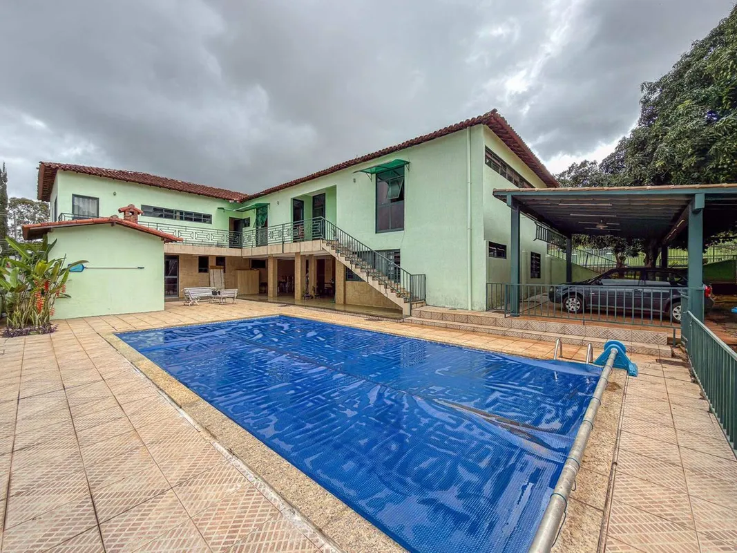 SHIN QL 4 - CASA DE ESQUINA, LOCALIZAÇÃO PRIVILEGIADA NO LAGO NORTE.Descubra o p...