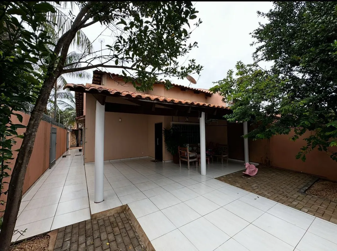 Casa com piscina e churrasqueira à venda na 309 Sul Palmas/TOSe você está em bus...