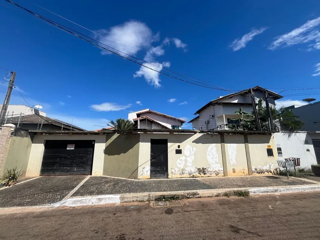 Conheça esta linda casa na 507 Sul, localizada em uma das regiões mais privilegi...