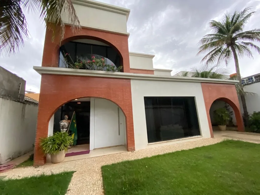 Luxuosa Casa Contemporânea na 204 Sul 4 Suítes | 862m² de Área ConstruídaDescubr...